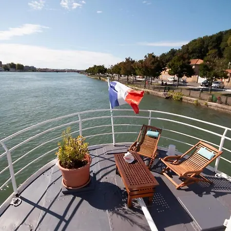 Pensión Péniche Djebelle Bayona