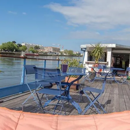 Péniche Djebelle Bayona